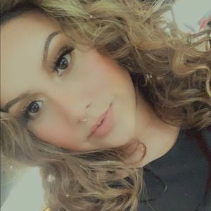 Meet your Posher, Rebeca